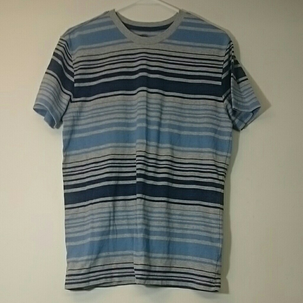 Men's blue striped t-shirt